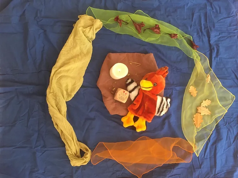Flyer für Eltern-Kind-Gruppe mit stilisierten Familien.